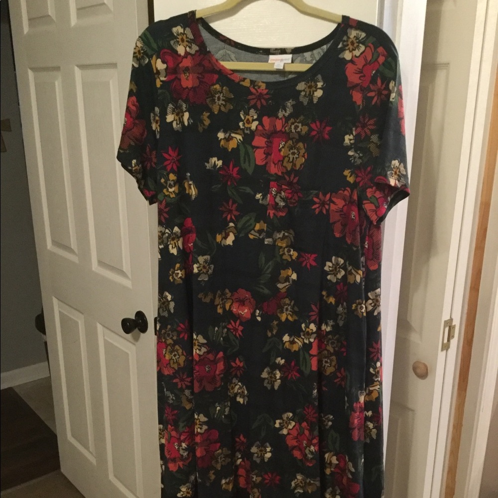 Lularoe xl dipped Carly new without tags